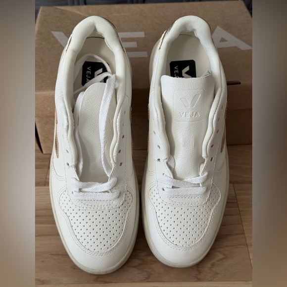 Veja V-10 Chromefree Leather Extra-White Platine Size 36 US 5 - Picture 5 of 11